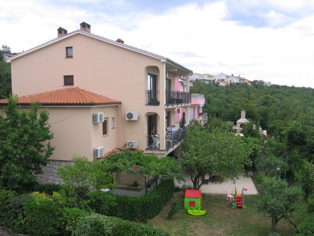 Apartman Valentic Apartment Jadranovo Bagian luar foto